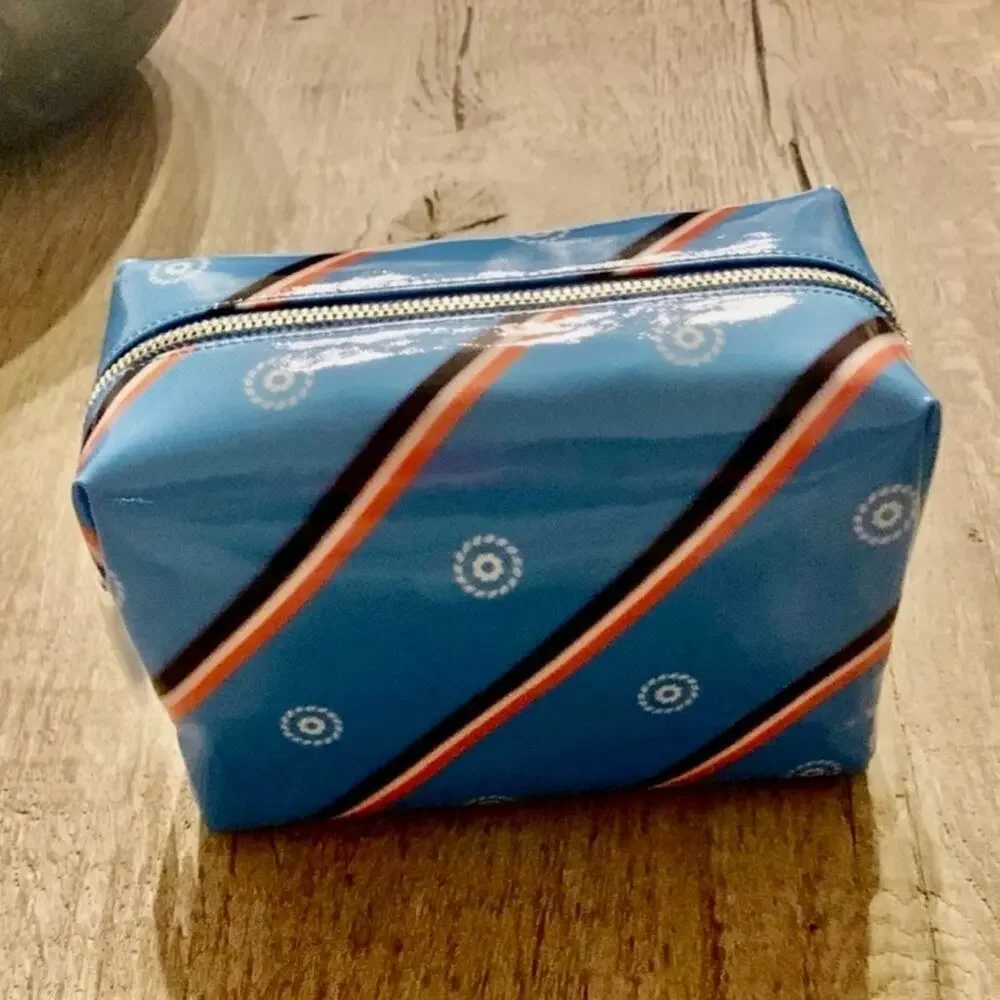 Jack Rogers Large Cosmetic Bag.